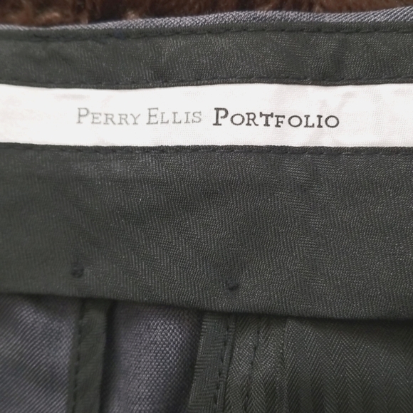 Men's  Perry Ellis Portofino Charcoal Gray Dress Pants - 36×32 - Picture 5 of 7